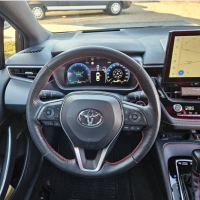 Toyota Corolla 1.8 GR DYNAMIC HYBRYDA AUTOMAT cesja leasingu