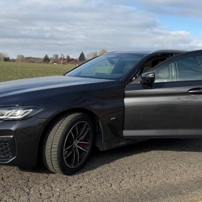 Bezwypadkowe BMW 540i Touring (G31) 333 KM xDrive MHEV