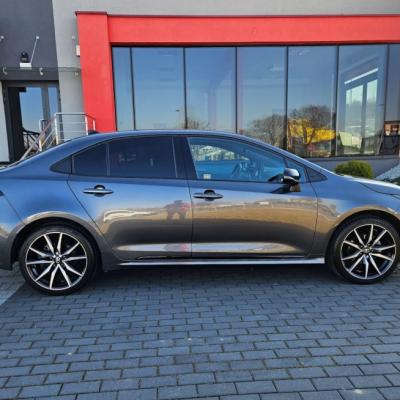 Toyota Corolla 1.8 GR DYNAMIC HYBRYDA AUTOMAT cesja leasingu