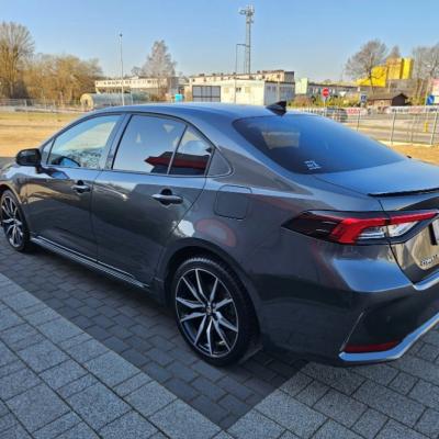 Toyota Corolla 1.8 GR DYNAMIC HYBRYDA AUTOMAT cesja leasingu
