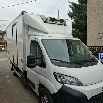 Samochód dostawczy - Kontener Izolowany - chłodnia wymiary wewnętrzne 2100x2100x4250