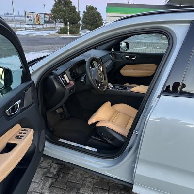 VOLVO XC60 B5 AWD Mild hybrid (250 + 14KM) 2025r Ultra DARK Vapour Grey Wentylowane skóry nappa Amber Full opcja