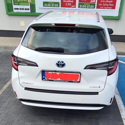 CESJA ZA 0 ZŁ! KINTO ONE: Toyota Corolla Kombi 1.8 Hybrid – Rata tylko 1161 zł!