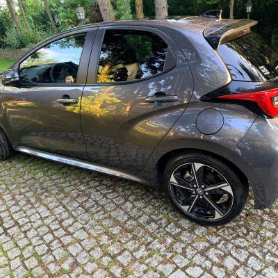 Toyota Yaris Executive 1.5 VVT-i H 130KM niskie odstępne