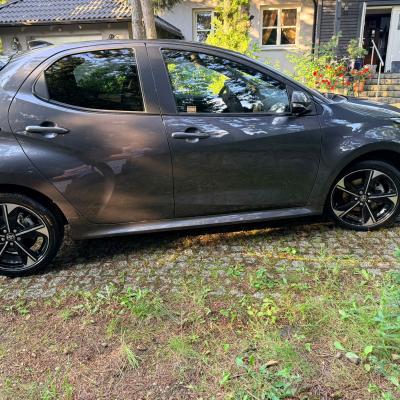Toyota Yaris Executive 1.5 VVT-i H 130KM niskie odstępne