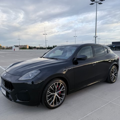 Maserati Grecale 330 KM
