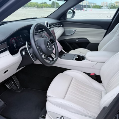 Maserati Grecale 330 KM