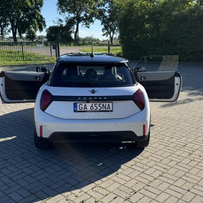 Odstąpie leasing 22 700 MINI Cooper C Linia Favoured