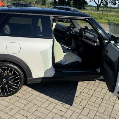 Odstąpie leasing 22 700 MINI Cooper C Linia Favoured