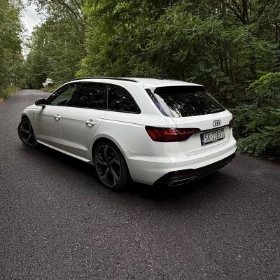 Audi A4 avant 150km s-line 2023r