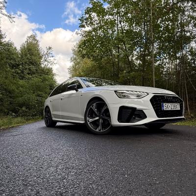 Audi A4 avant 150km s-line 2023r