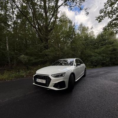 Audi A4 avant 150km s-line 2023r