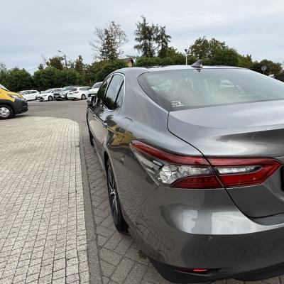 Cesja leasingu operacyjnego – Toyota Camry Executive 2.5 Hybrid 218 KM (2023)