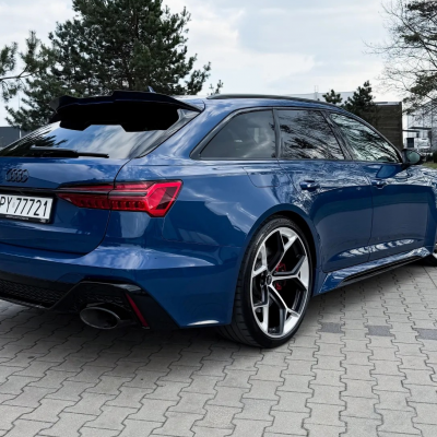 AUDI RS6 Avant